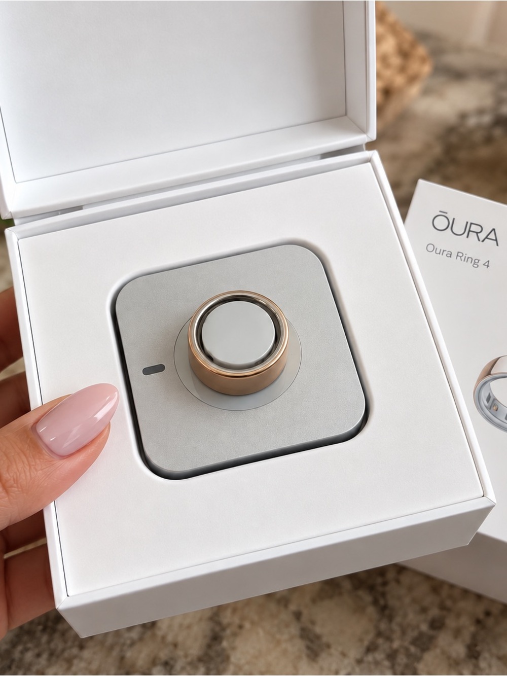 Oura Ring 4 in Rose Gold size 8 with Silver Center